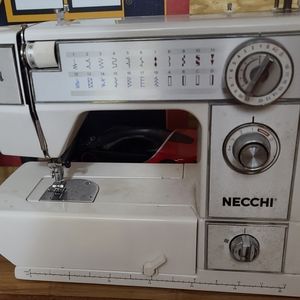 Necchi Sewing machine model 575FA w/brand new foot